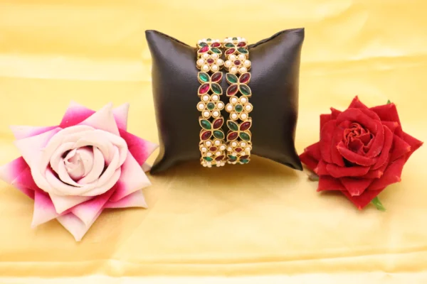 TWO PICE BEANGLS SET