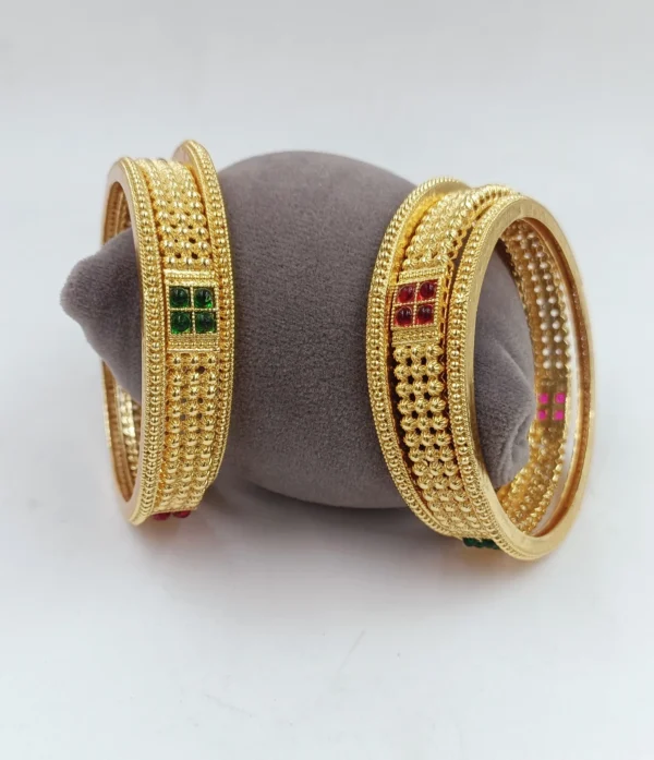 SIX PIECE BANGLES SET